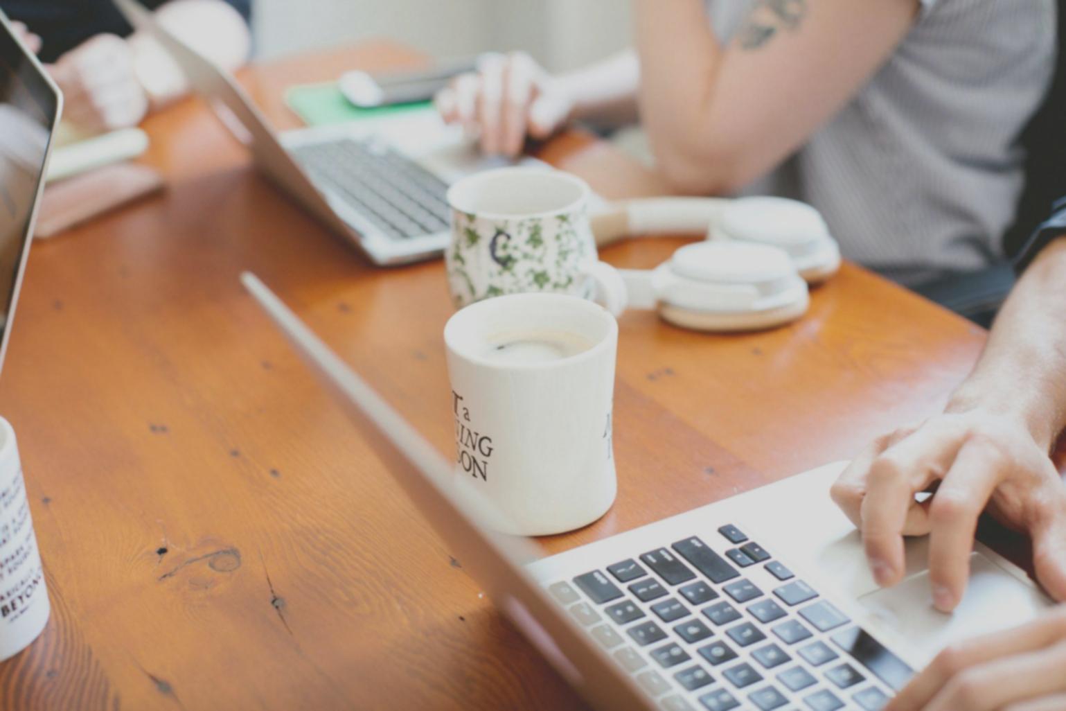 Professionelles Arbeitsumfeld bei eonniroono